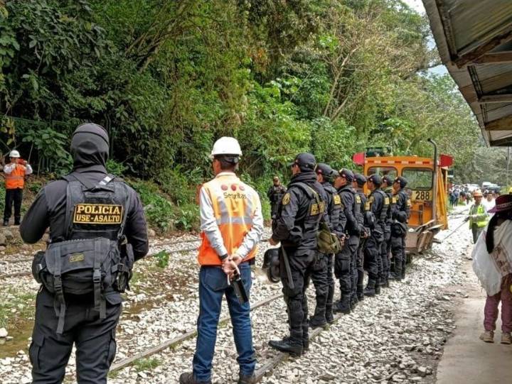 Peru evacuates 1,600 tourists from Machu Picchu amid protest