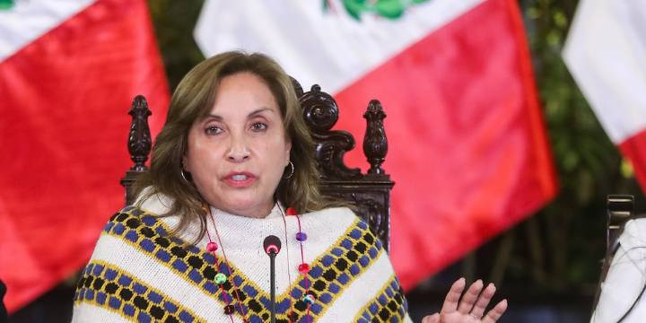 Dina Boluarte ante alcaldesas: “Que me sigan diciendo lo que quieran, me baño en manteca, me llega”