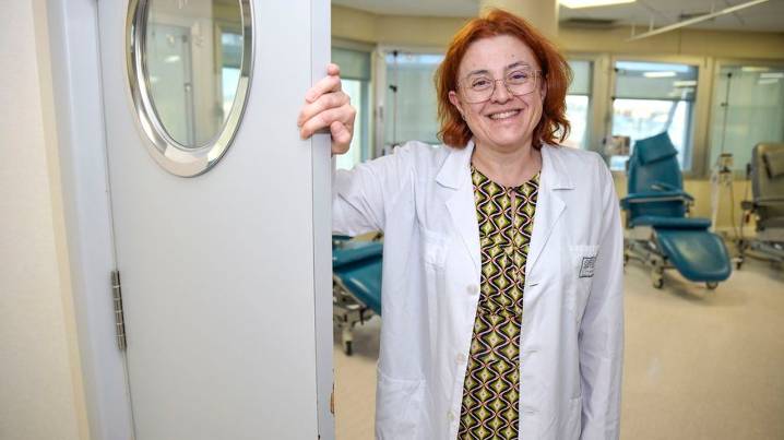 Begoña Graña, oncóloga: «Cun cáncer, na primeira consulta deberíamos ter hora e media por paciente, hai moito que falar»