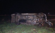 Derrape y vuelco de una camioneta cerca de Arauz