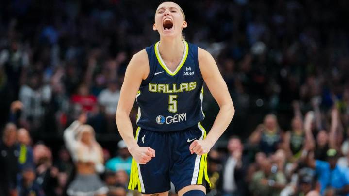 Paige Bueckers arrives: A rookie season for the ages