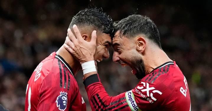 Bruno Fernandes reacts to Casemiro's eight-word message to Man United fans after Chelsea red