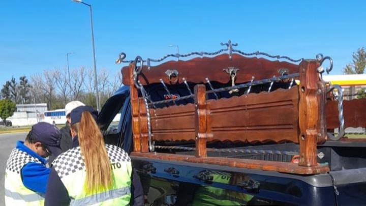 Incautan vehículos tirados por caballos en el marco de un evento tradicionalista