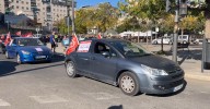 Una caravana de coches pita en favor de la reducción de la jornada laboral