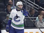 Kraken 5, Canucks 3: Nikita Tolopilo measured up in net, Ty Young didn't
