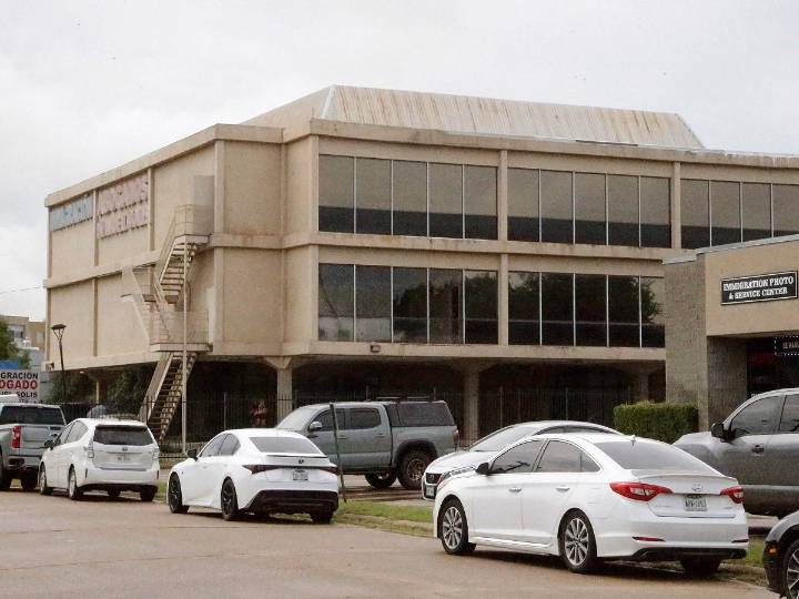 Hay un mexicano herido por tiroteo en oficinas del ICE en Dallas