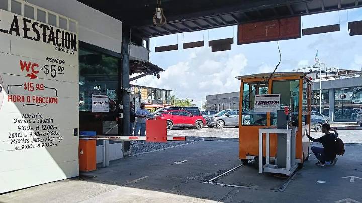 Suspende Profeco actividades de estacionamiento frente a pirámide de Cholula por diversas infracciones