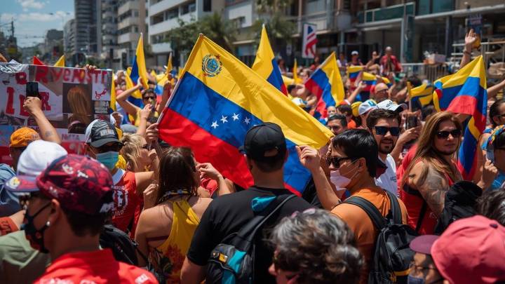 Venezolanos y haitianos con TPS podrán mantener sus beneficios hasta 2026: así será el trámite en Miami