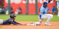 Mariners’ rare challenge helps secure win over Royals, tie Astros for first place in AL West