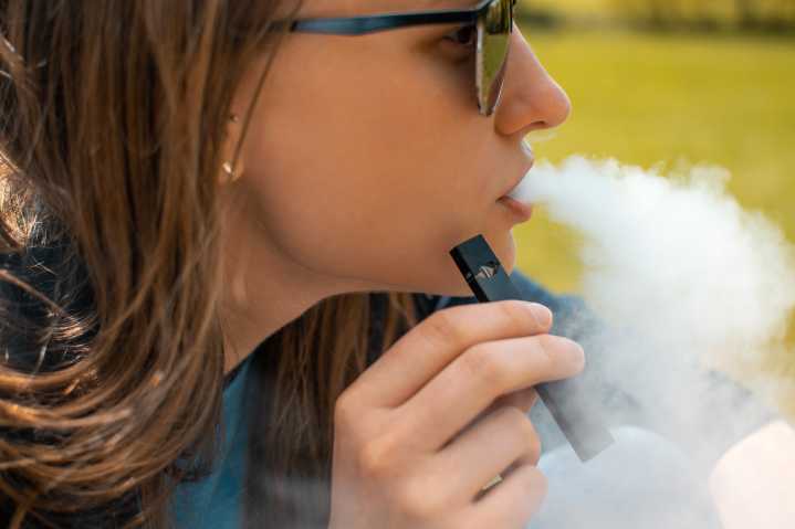 HHS Launches National Push to Curb Youth Vaping