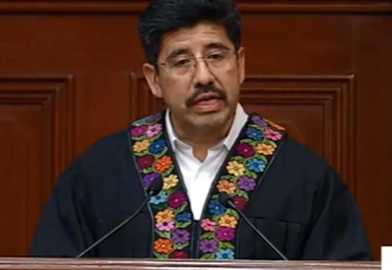 Hugo Aguilar instala la nueva Corte y reivindica el legado de Juárez