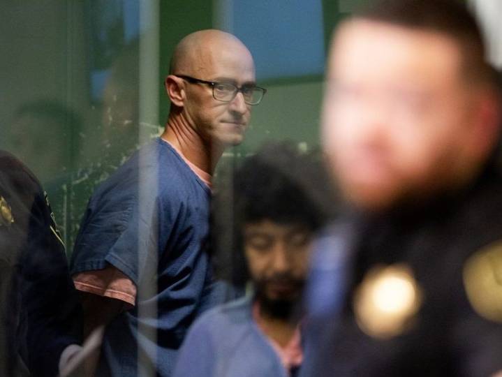 Ex-Alaska pilot who tried to cut a flight’s engines pleads guilty