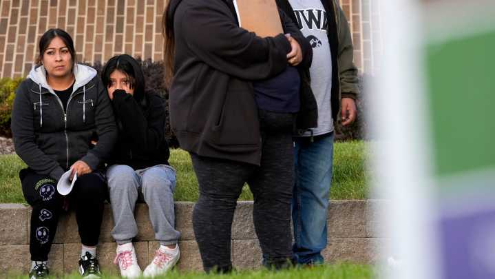 Longtime Iowan sues over detention while facing deportation