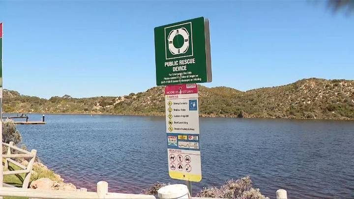Drowning tragedy at Moore River in Guilderton, WA as group of swimmers pulled from popular tourist spot