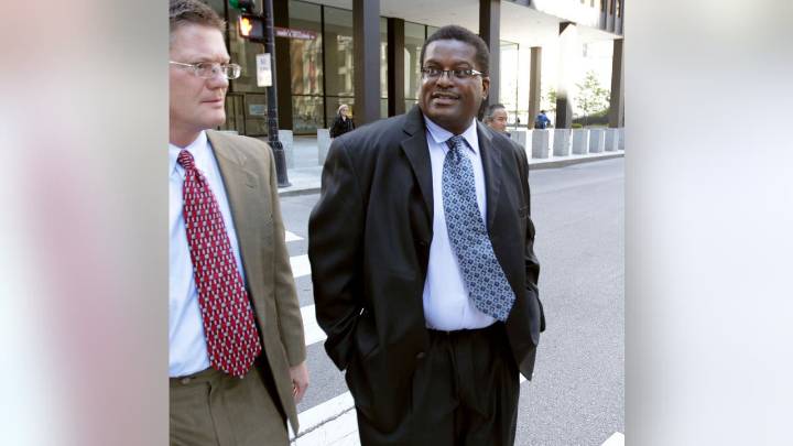 Chicago approves $90M payout over disgraced ex-sergeant who framed hundreds for drug crimes