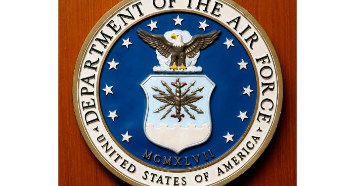 South Dakota man gets 10 years for trying to give classified Air Force information to Russia