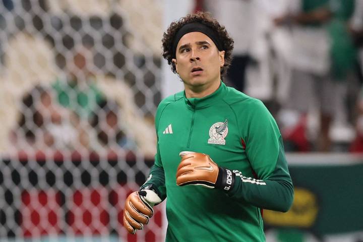 Guillermo Ochoa llega al Limassol de cara a su posible sexto Mundial en 2026