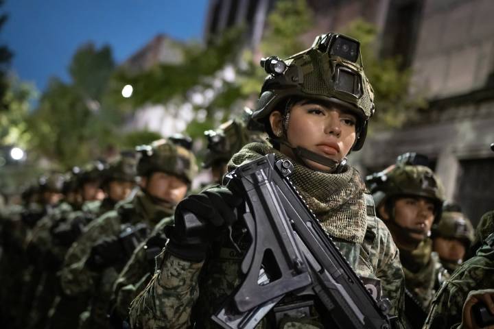 México conmemora su desfile militar por el Día de la Independencia