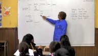 Llaman a recuperar incentivos para estudiar pedagogía y a frenar la deserción escolar