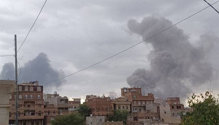 Israel bombardea la capital de Yemen