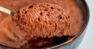 ¿Mousse de chocolate con huevo duro?: La receta viral, sana y riquísima