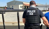 Agente migratorio mata a disparos en Chicago a inmigrante ilegal en fuga