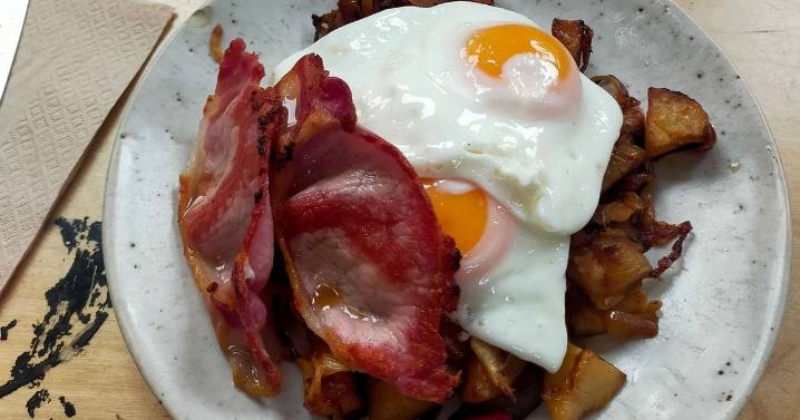 I tried the Ben's Farm Shop brekkie that's unusual and absolutely delicious