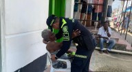 Policía Nacional entrega ayudas humanitarias a familias vulnerables en Marialabaja