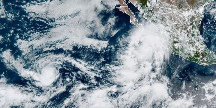 Huracán Lorena se intensifica a categoría 1 y amenaza con más lluvias en el noroeste de México
