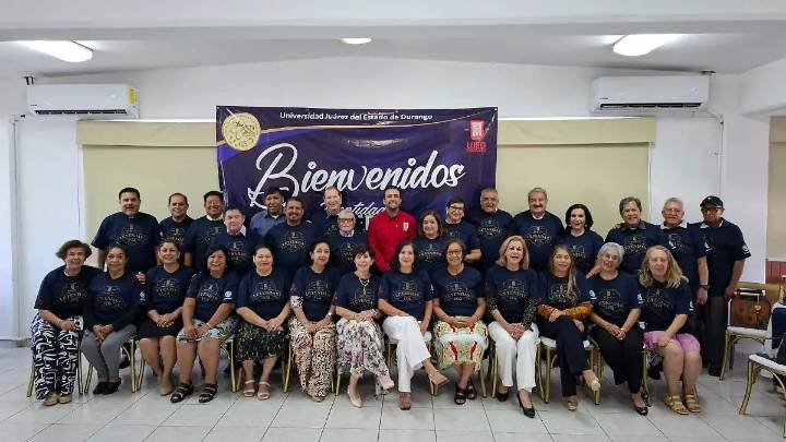 La FCQ de la UJED entregó reconocimientos a ex estudiantes en el marco de su 50 Aniversario