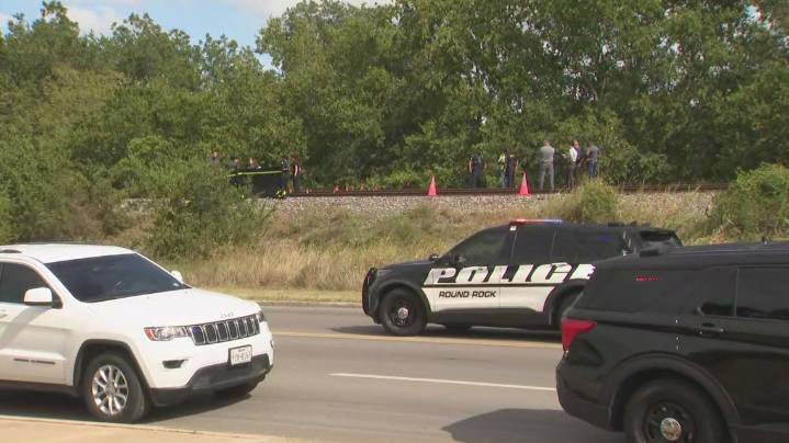 Round Rock police investigating after dead body found near I
