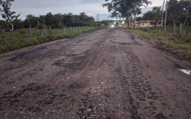 Exigen reparación de la calle principal en la parroquia Virgen del Valle de Tucupita