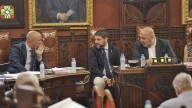 El regidor Fidalgo descoloca al pleno al insinuar que cerrará la puerta a construir en el suelo rústico de Palma