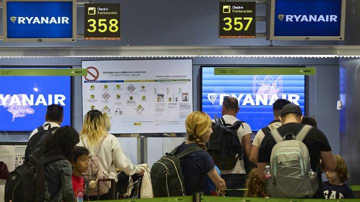 Los pasajeros de Ryanair podrán llevar desde este jueves un equipaje de mano más grande y gratuito