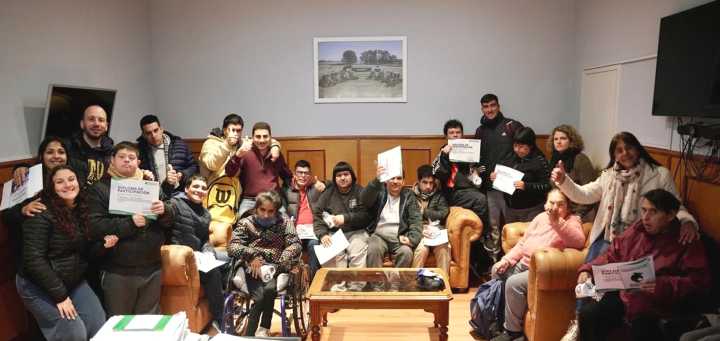 Egüen recibió al Centro de Día y a la Primaria Nº8