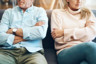 Wife storms out of anniversary dinner after husband's shocking gift: 'Huge red flag'
