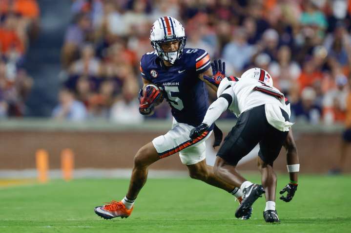 Auburn football loses starting wide receiver to broken foot