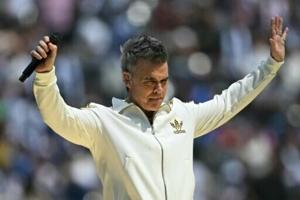No ‘Angels’: Bulgarians shake down Robbie Williams convoy