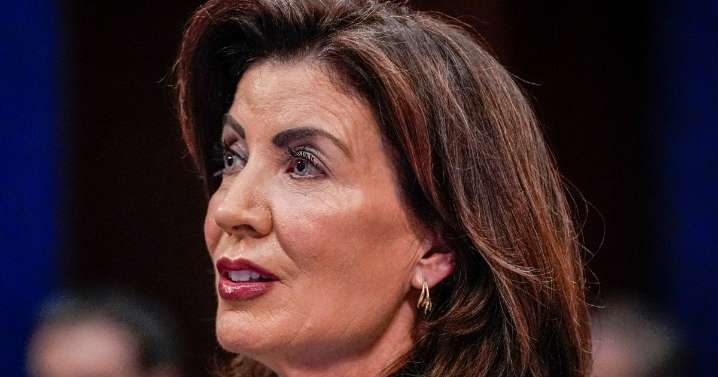 New York Gov. Kathy Hochul backs NYC mayoral candidate Zohran Mamdani