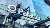 Acciones de Palantir (PLTR) disparan ganancias de Cathie Wood hasta 495 millones