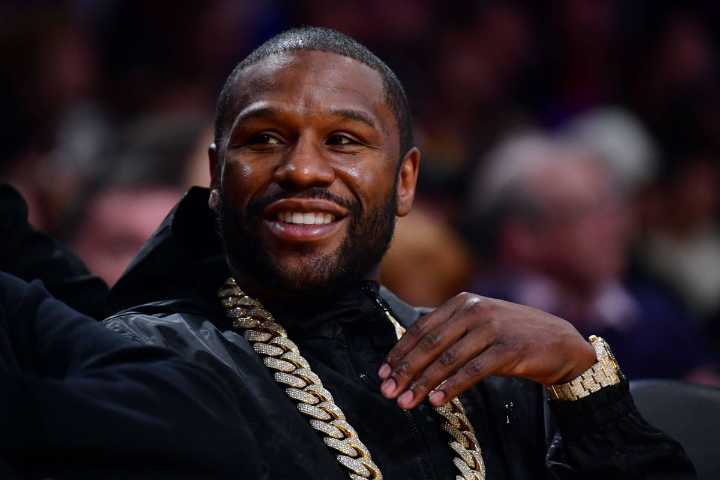 Floyd Mayweather Casually Earns $37K Sitting Courtside at Lynx vs. Mercury WNBA Game