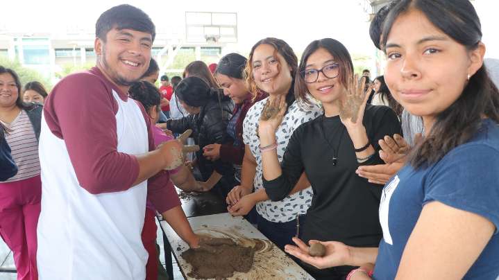 Estudiantes de la UTMZ se suman a estrategia estatal de reforestación
