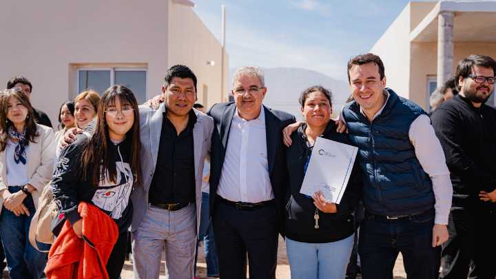 El Gobierno provincial entregó 30 nuevas viviendas sociales en Fiambalá