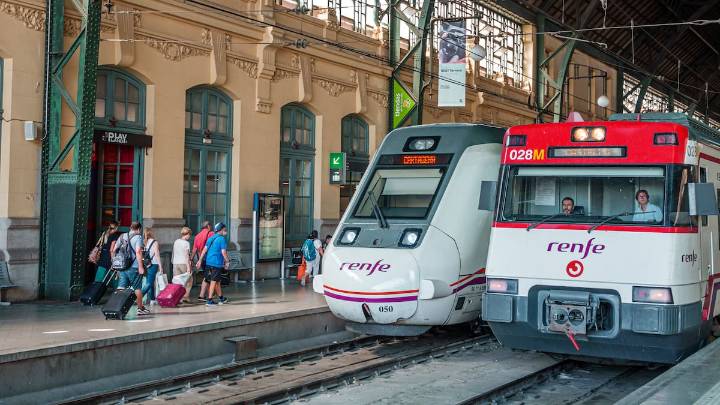 Un estudio confirma que el mal funcionamiento del transporte público provoca un aumento del uso del coche en València