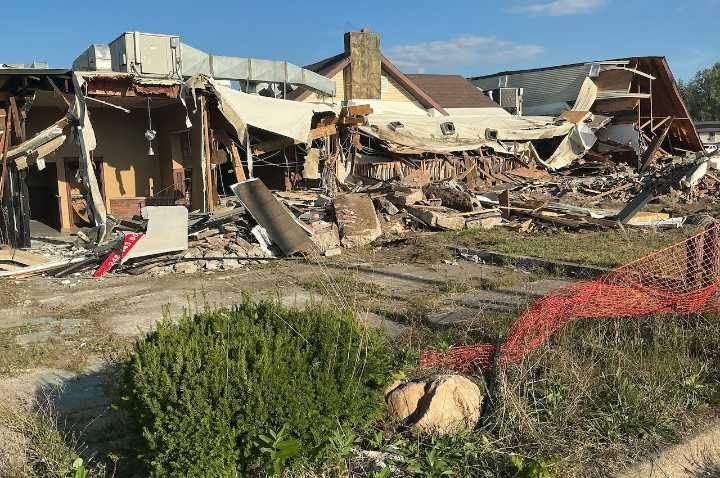 Former Gilbert’s Steak House is demolished near Jackson