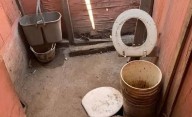 La polémica del "cag... en un balde": qué dicen las cifras oficiales de viviendas con inodoros y agua