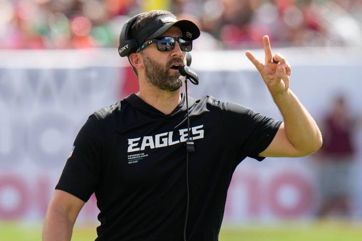 Eagles vs. Buccaneers: Offense struggles, Quinyon Mitchell shines in 31