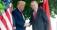 Trump pide a Erdogan que Turquía deje de comprar petróleo ruso para poner fin a guerra en Ucrania