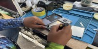Pocas personas optan por reparar teléfonos