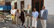 Unas esculturas urbanas homenajean las tradiciones y oficios de un pueblo de la Alpujarra